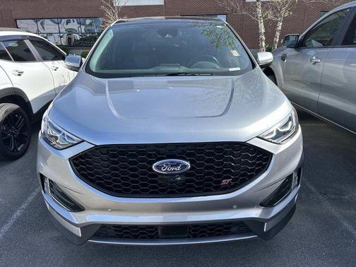Iconic Silver Metallic 2024 Ford Edge ST