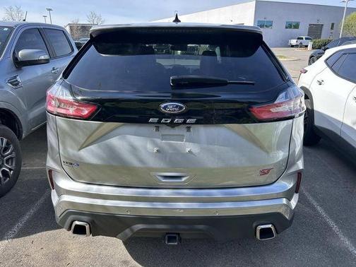 Iconic Silver Metallic 2024 Ford Edge ST