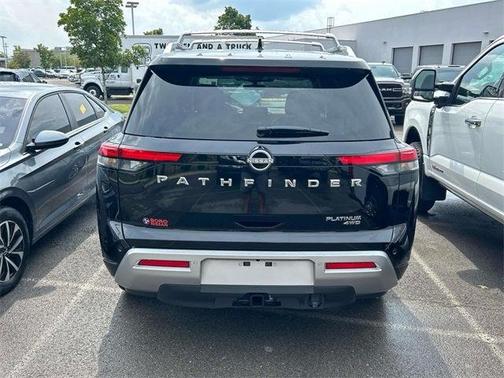 2025 Nissan Pathfinder Platinum