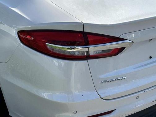 White Platinum Clearcoat Metallic 2019 Ford Fusion SE