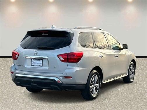 2020 Nissan Pathfinder SL