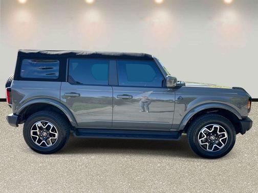 Gray 2025 Ford Bronco Outer Banks