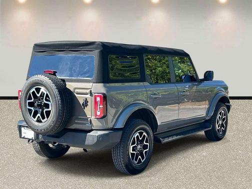 Gray 2025 Ford Bronco Outer Banks
