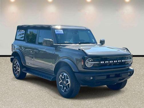 Gray 2025 Ford Bronco Outer Banks