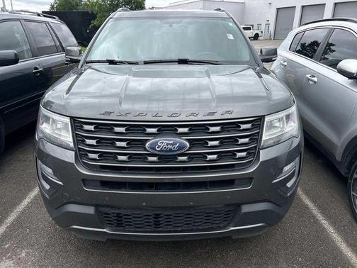 Magnetic 2017 Ford Explorer XLT