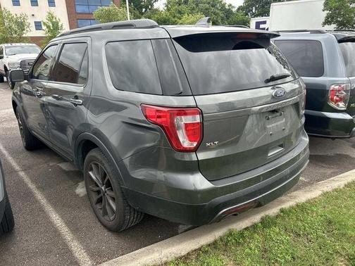 Magnetic 2017 Ford Explorer XLT