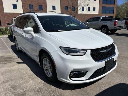 2022 Chrysler Pacifica Touring-L