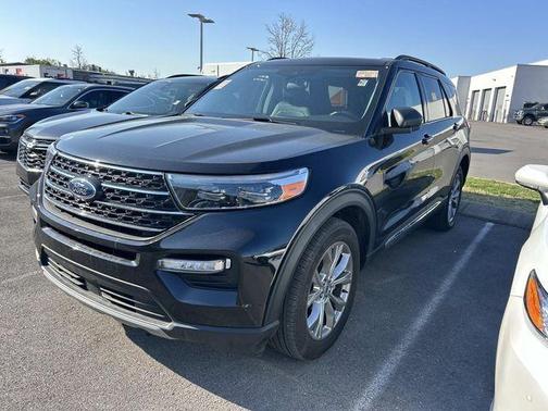 Black Metallic 2024 Ford Explorer XLT