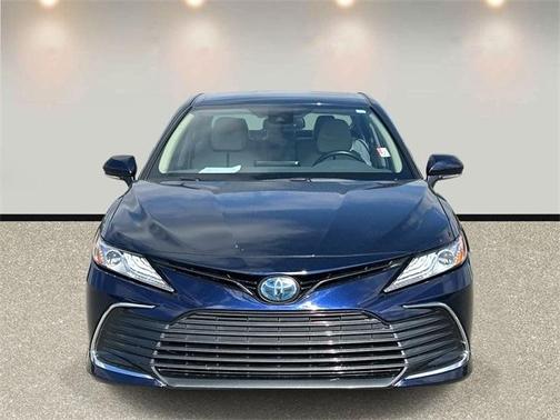 2022 Toyota Camry Hybrid XLE