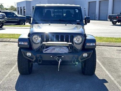 2023 Jeep Gladiator Sport