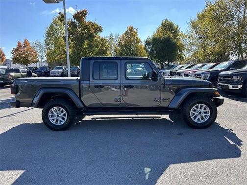 2023 Jeep Gladiator Sport