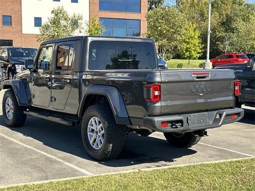 2023 Jeep Gladiator Sport