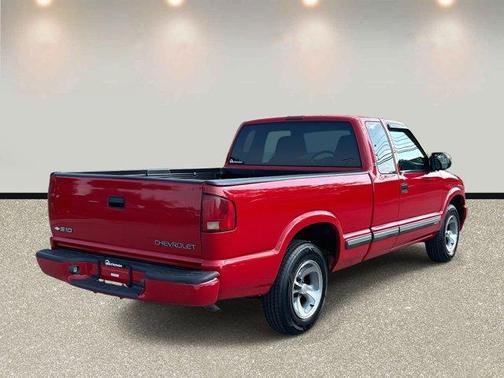 2001 Chevrolet S-10 LS Extended Cab