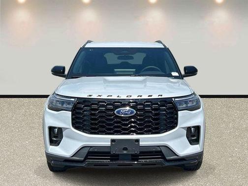 White Metallic 2026 Ford Explorer ST-Line