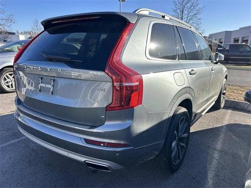2017 Volvo XC90 T5 Momentum