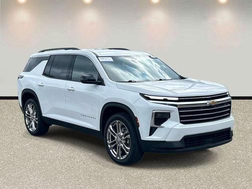 Summit White 2025 Chevrolet Traverse LT