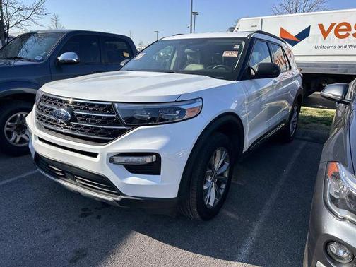 White Metallic 2023 Ford Explorer XLT
