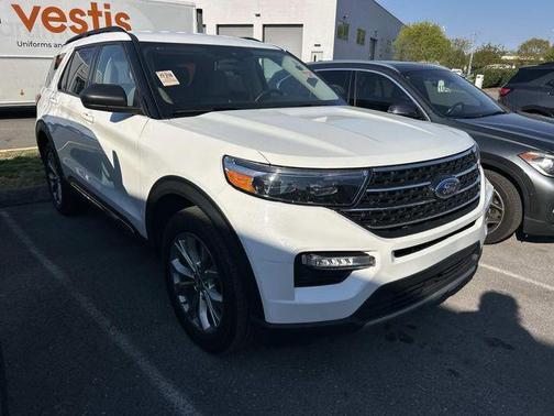 White Metallic 2023 Ford Explorer XLT