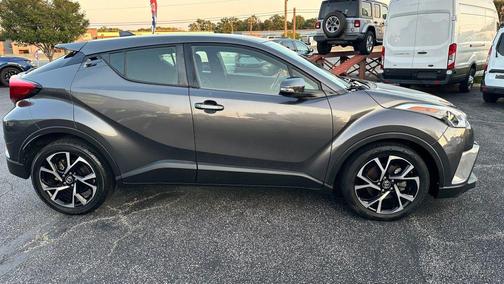 2019 Toyota C-HR XLE Sport Utility 4D