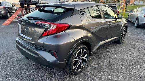 2019 Toyota C-HR XLE Sport Utility 4D