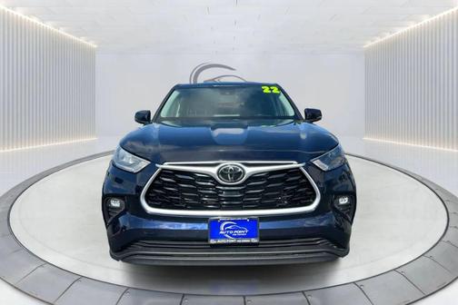 2022 Toyota Highlander LE
