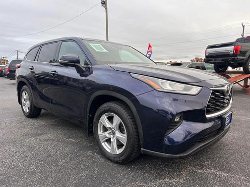 2022 Toyota Highlander LE