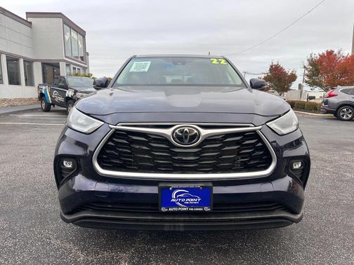 2022 Toyota Highlander LE