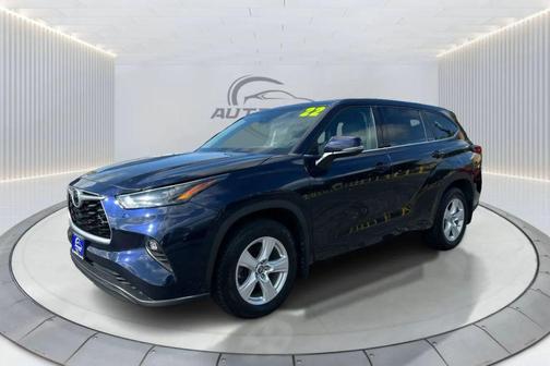 2022 Toyota Highlander LE
