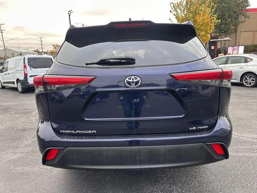 2022 Toyota Highlander LE