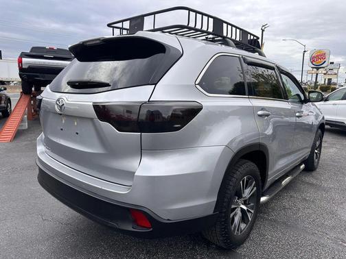 2018 Toyota Highlander LE I4