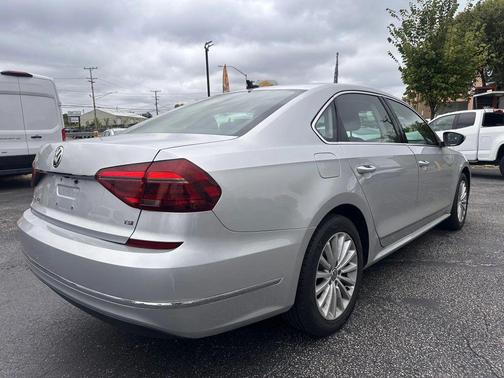 2017 Volkswagen Passat 1.8T SE