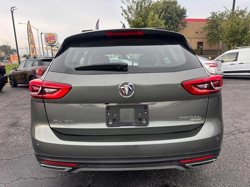 2018 Buick Regal TourX Essence