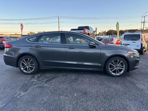 2019 Ford Fusion SEL