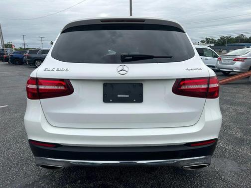 2017 Mercedes-Benz GLC 300 4MATIC