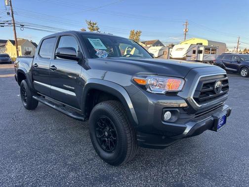 2022 Toyota Tacoma SR5