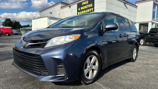 2018 Toyota Sienna LE