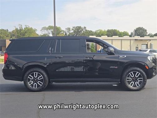 2021 GMC Yukon XL 4WD AT4