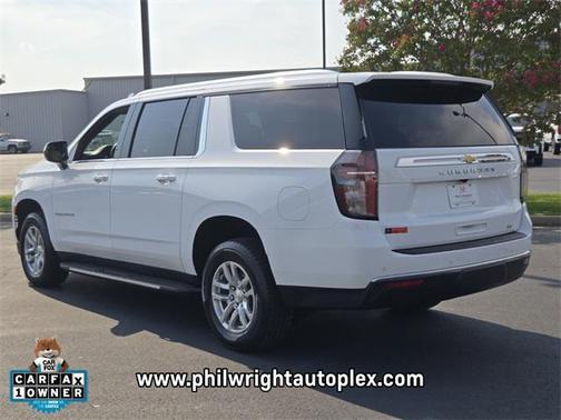 2023 Chevrolet Suburban LT