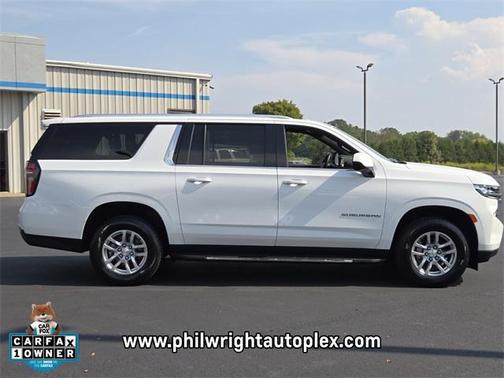 2023 Chevrolet Suburban LT