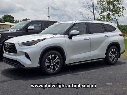 Wind Chill Pearl 2022 Toyota Highlander XLE
