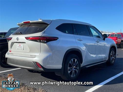 Wind Chill Pearl 2022 Toyota Highlander XLE