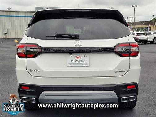 2023 Honda Pilot Touring 8-Passenger