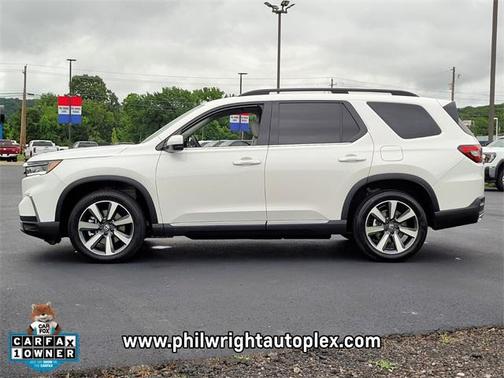 2023 Honda Pilot Touring 8-Passenger