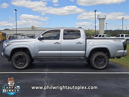 2022 Toyota Tacoma SR