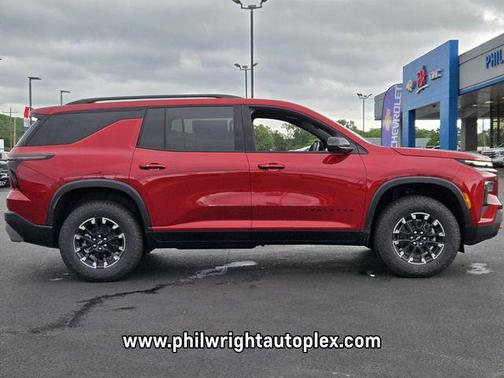 Radiant Red Tintcoat 2026 Chevrolet Traverse AWD Z71