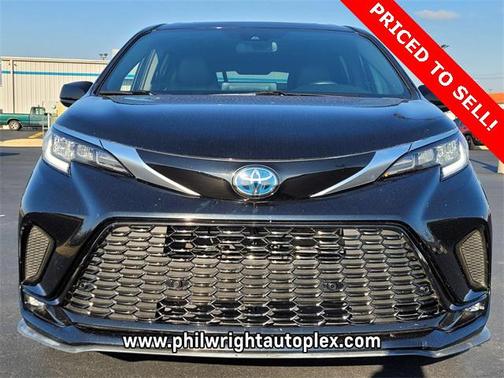 2023 Toyota Sienna XSE 7 Passenger