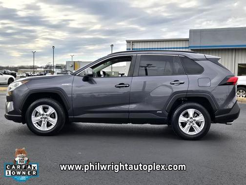 2020 Toyota RAV4 XLE