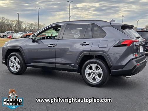 2020 Toyota RAV4 XLE