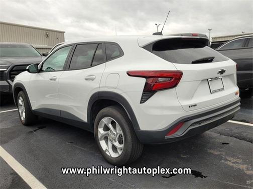 2025 Chevrolet Trax LS