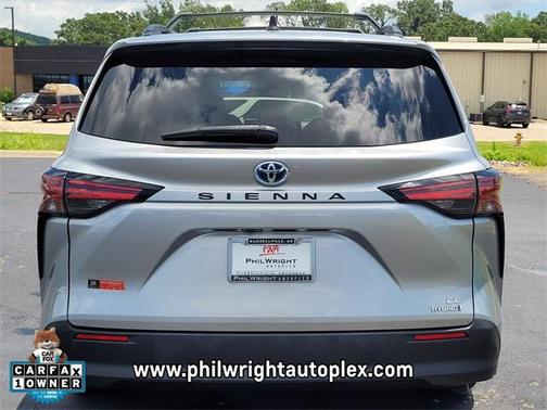 2022 Toyota Sienna LE
